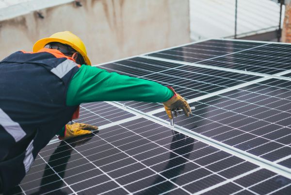 Panneau solaire photovoltaïque : adoptez l'énergie verte facilement